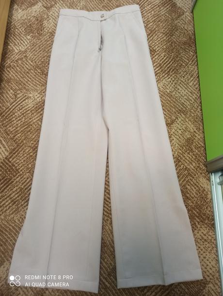 Kalhoty a halenky, s