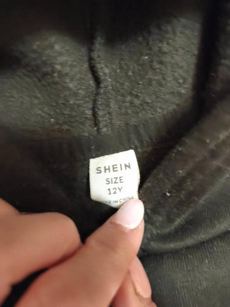 Mikina s mašlí s třešničkami, 152