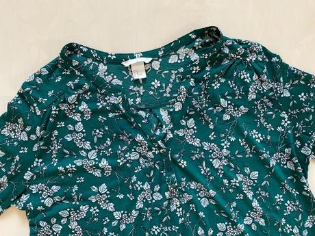 Zelená halenka s potiskem kvítků, vel m, hm, h&m,m