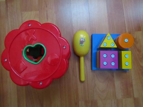 Hračky pro batolata-vkládačka,rumbakoule,tvary,bar,