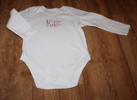 Bílé body s nápisem, 80