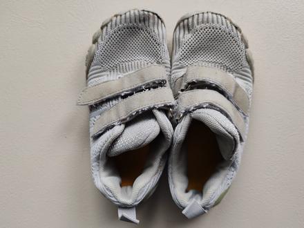 Barefoot tenisky svítící, 28