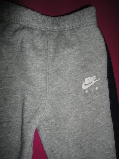 Středně silné tepláky nike, vel. 6-9 měsíců (74), nike,74