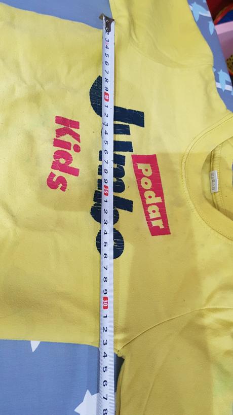 Mikina na donošení, značka neuvedena. velikost 4,5, 98