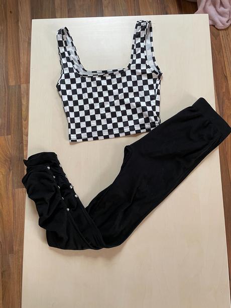 Set crop top a silonové leginy zadarma, vel cca xs, xs