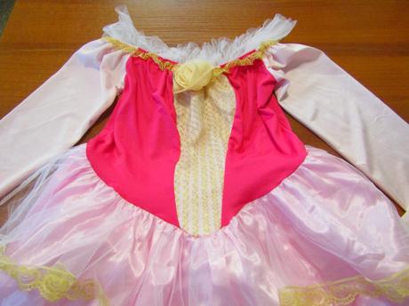 Kernevalový kostým -princezna vel 146-152, 