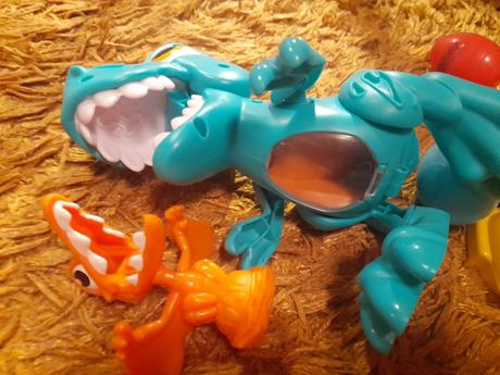 Dinosauři na modelínu tesco,