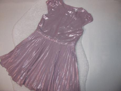 Společenské šedofialové šaty s plisovanou sukní, next,128