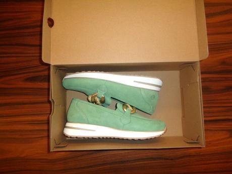 Nádherné hráškově zelené mokasíny remonte, 38