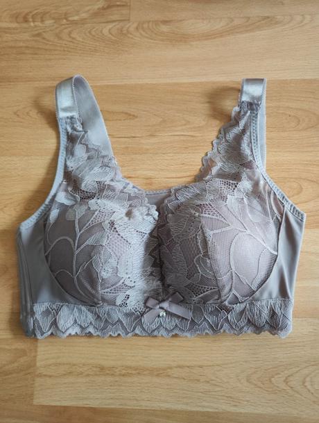 Krajková vystužená podprsenka, l