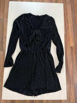 Černý plisovaný overal s mašlí, vel s, monki, s