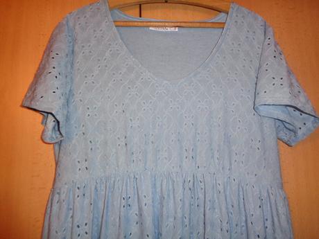 Krásné šedomodré šaty s madeirou, 46