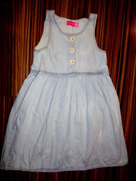 Světlé riflové šaty, 116