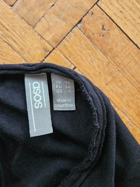 Dlouhé černé šaty s výstřihem na zádech, m