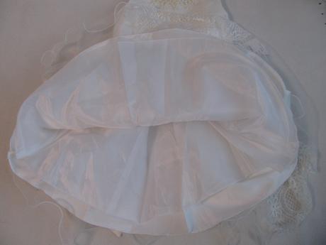 Společenské krajkové bílé šaty, 98