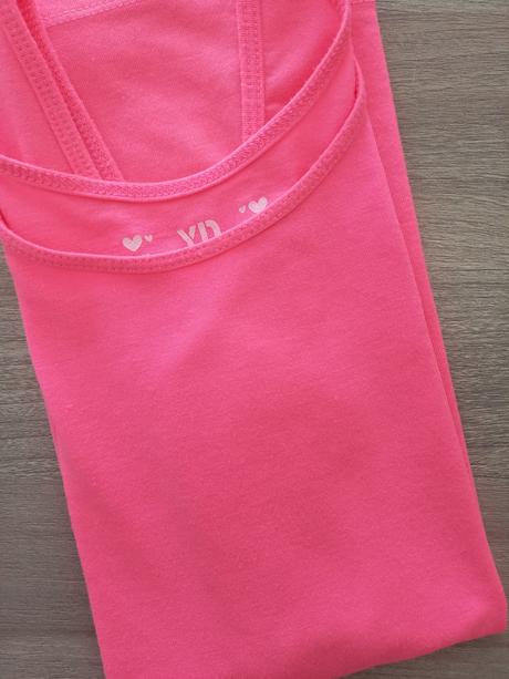 Růžové tílko, 158