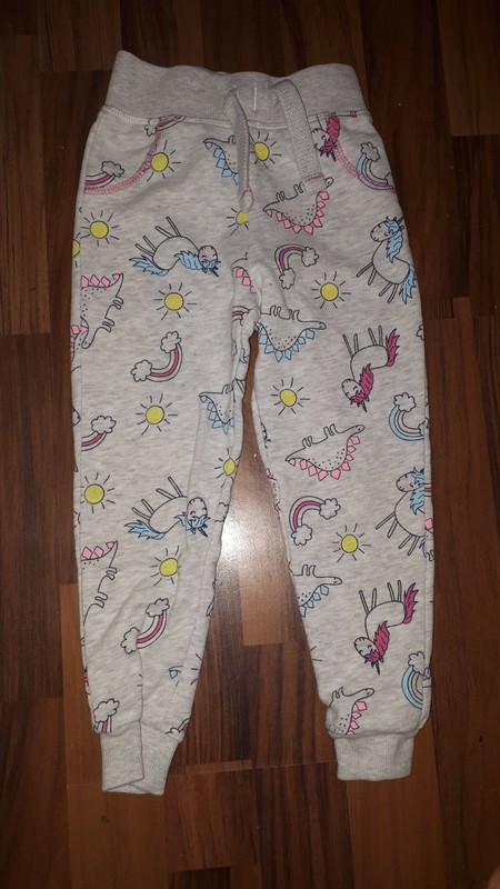 Šedé teplaky s koniky, poniky 86, st. bernard,86