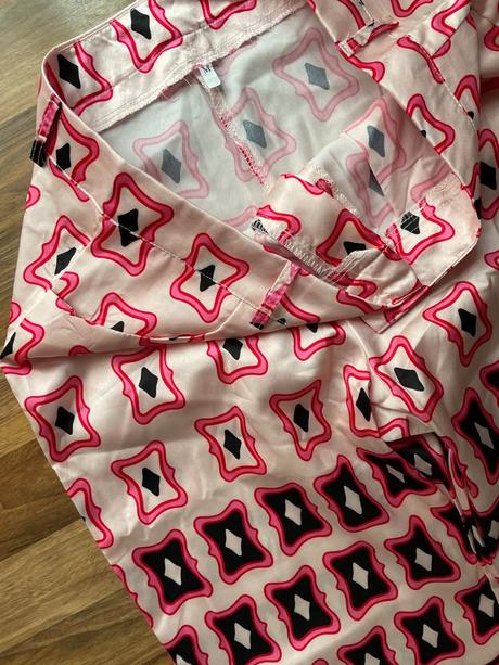 Nové satén kalhoty se vzorem, vel m, možná spíše s, m