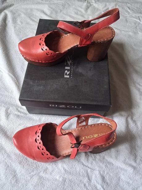 Hezké červené botičky, 39