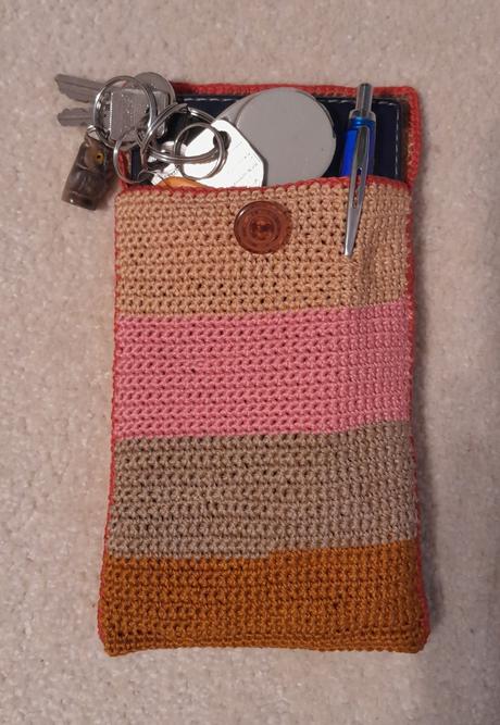 Ručně háčkované pouzdro, nebo kabelka,