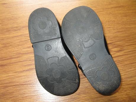 Lakované střevíce + látkové sandály zdarma, 22