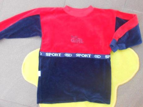 Červeno modrá sametová mikina, 116