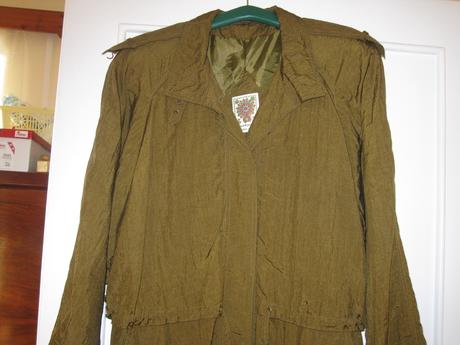 Dlouhý kabátek na podzim, 38