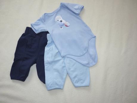 Tmave a svetle modre kalhoty a body, 56