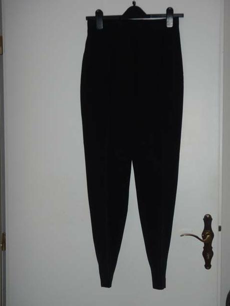 Černé společenské kalhoty, 36