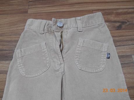 Světlé manšestráky pro slečnu, 110