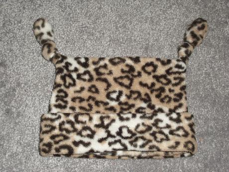 Chlupatá čepice s uzlíkama, adams,74