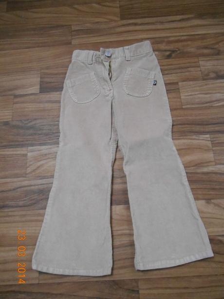 Světlé manšestráky pro slečnu, 110