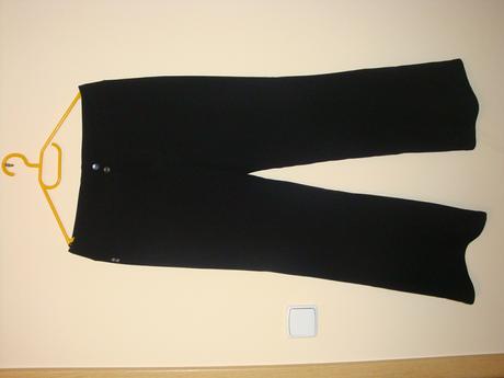 Dámské kalhoty i do společnosti, 42