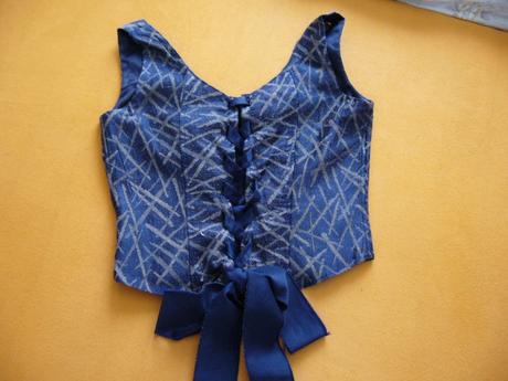 Korzetové šaty, 36