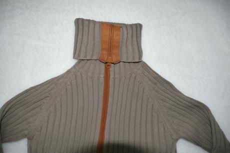 Hnedy svetr na zip, mango,s